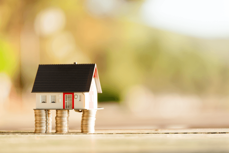 Model House in Mini Shopping Cart  Concept on isolated Background