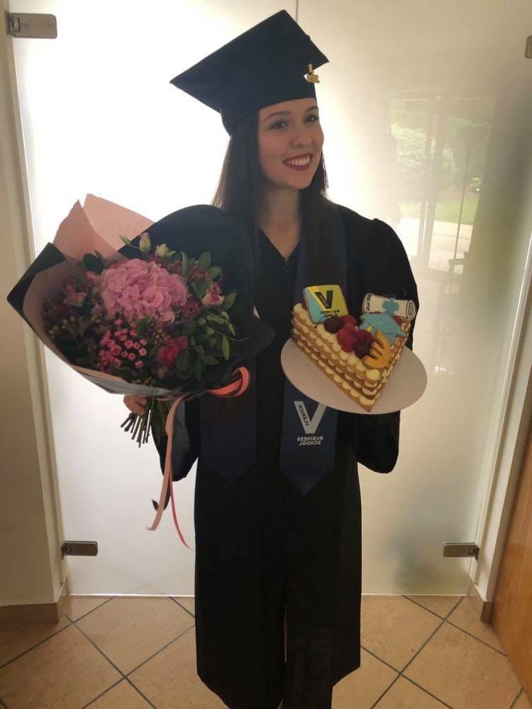 promo women in finance scholarship